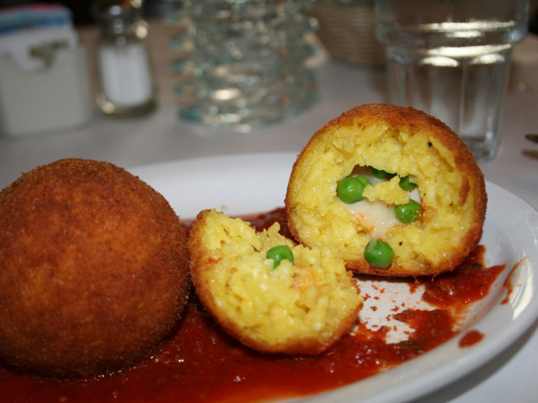 Le Arancine sono uno dei piatti tipici di Palermo e della Sicilia