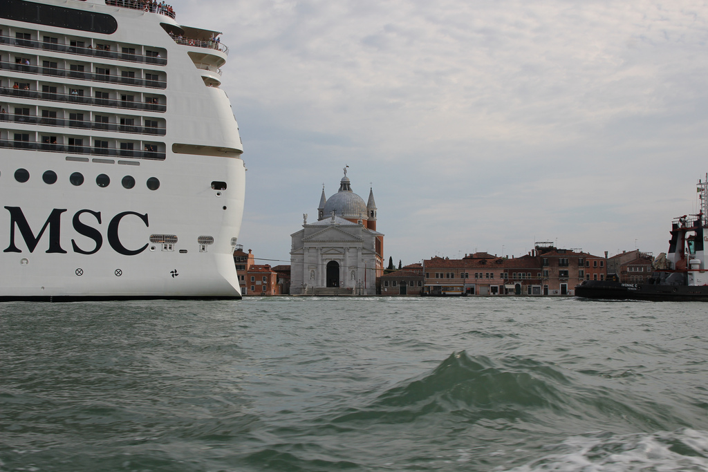 Nave da crociera impatto sulla città di Venezia