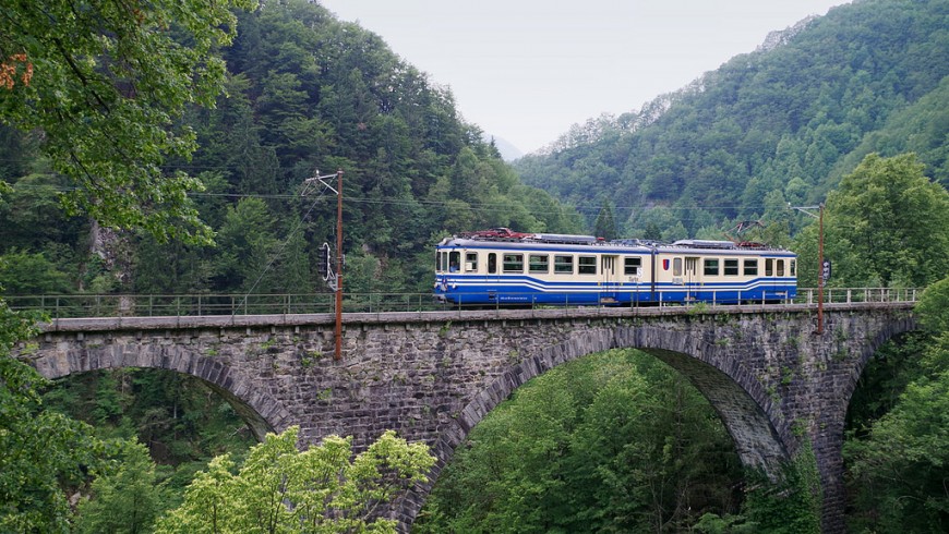 Vigezzina, il treno che dal Piemonte arriva in Svizzera