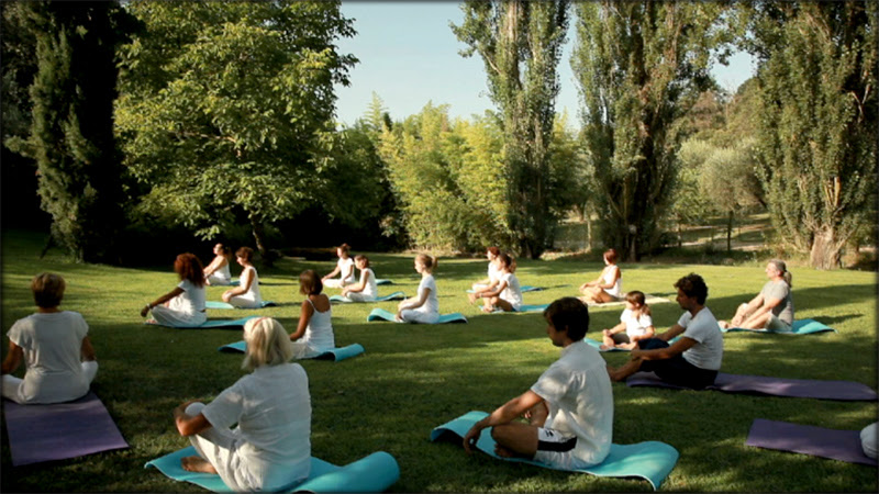Ritiro yoga in natura: ecco dove farlo in Italia