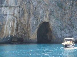 Grotta, Marina di Camerota, foto via flickr