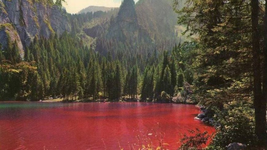 Lago rosso