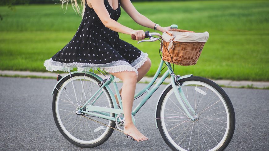 andare in bicicletta per vivere più sostenibile