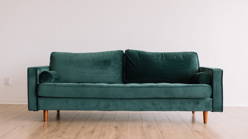 Arredamento eco-friendly di seconda mano: divano verde
