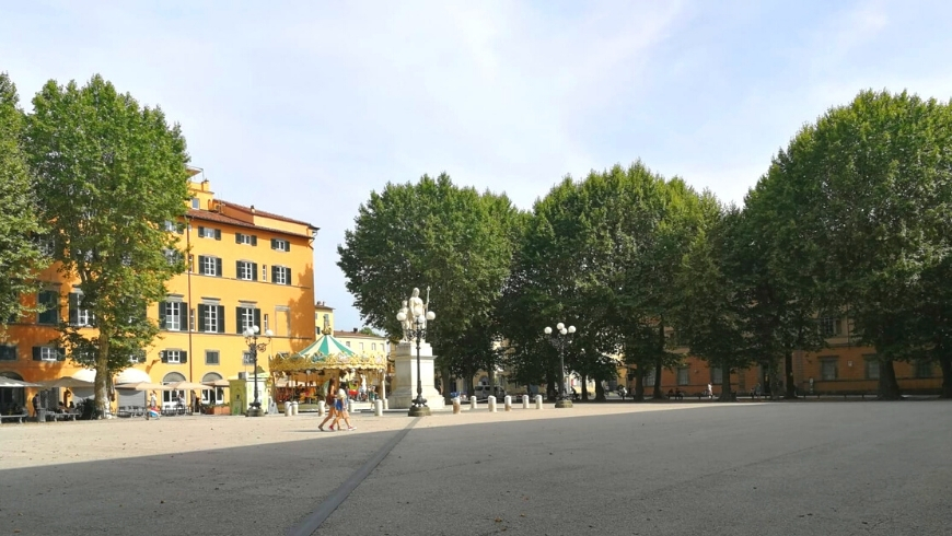 piazza napoleone, meglio conosciuta come piazza grande a lucca