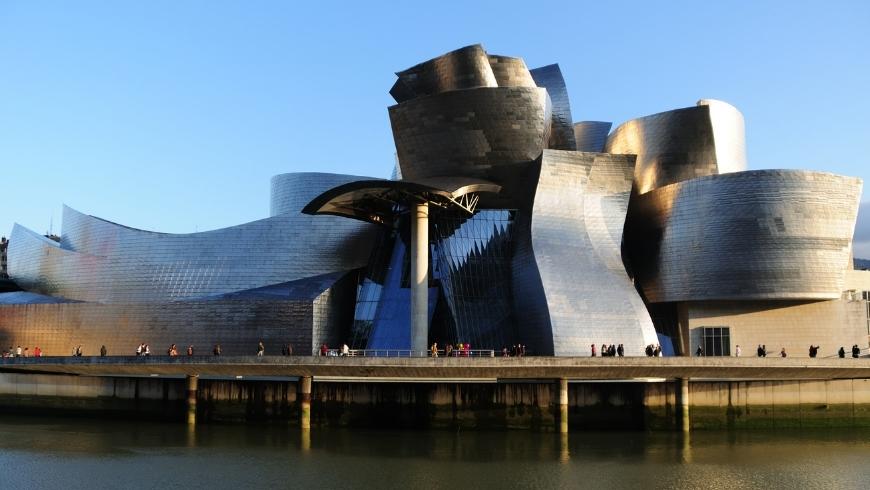 la modernità del Museo Guggenheim a Bilbao