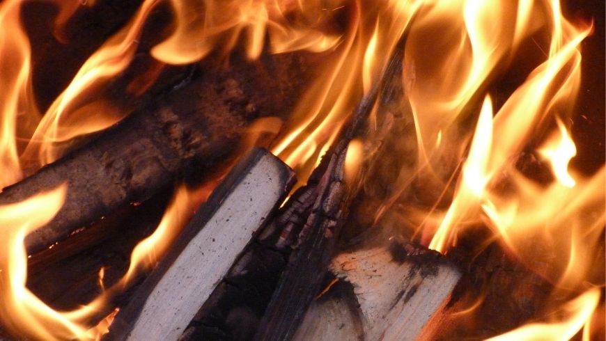 bruciare legna è dannoso per l'ambiente