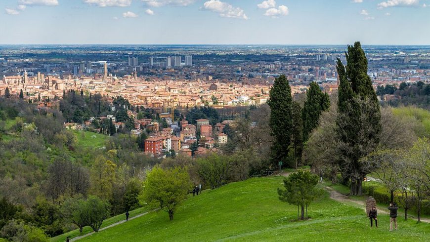 Panoramica dal parco di Villa Ghigi su Bologna