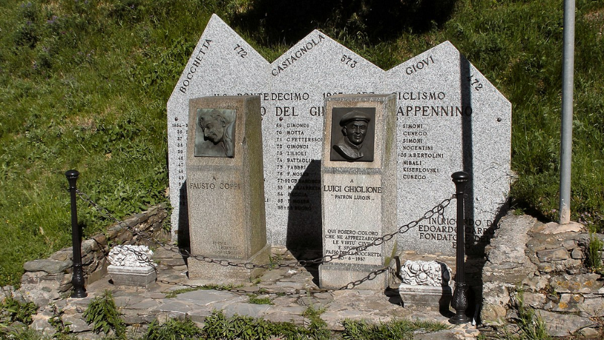 Graves at Passo della Bocchetta