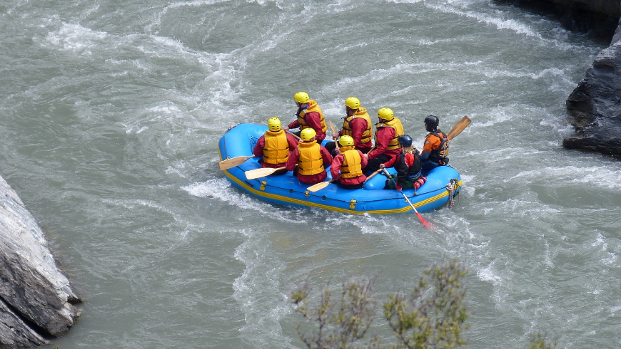 People on a raft on the Joint River