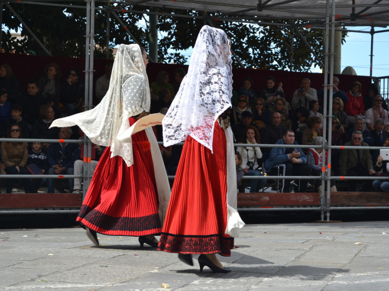 La festa di Sant'Efisio che si celebra ogni anno, il 1 Maggio, a Cagliari