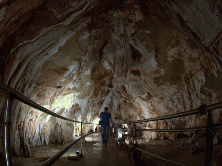 Le Grotte di Toirano sono un complesso di cavità carsiche in provincia di Savona