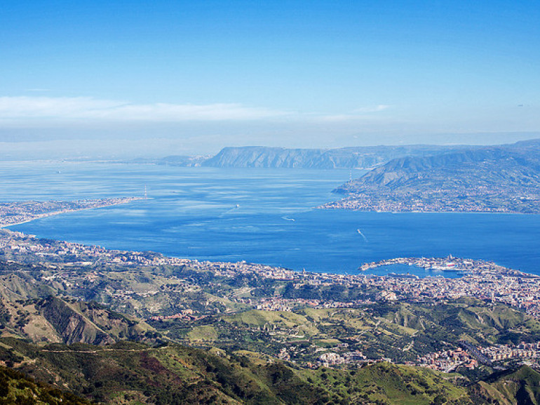 Panorama mozzafiato su Messina e sullo Stretto, foto di Alessandro Grussu via Flickr
